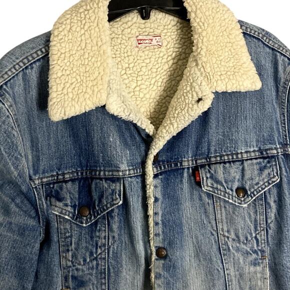 Levi's Vintage Sherpa Lined Denim Jacket Men 44 Blue Trucker Distressed Snap - Picture 1 of 13
